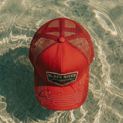 Kappe - Black River Foundry Trucker (rot)