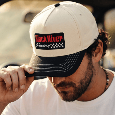 Kappe - Black River Racing Cotton Snapback (Offwhite/Schwarz)