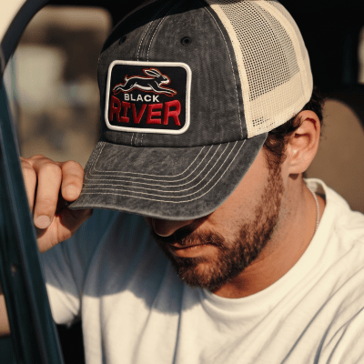 Kappe - Black River Hare Washed Trucker (schwarz/creme)