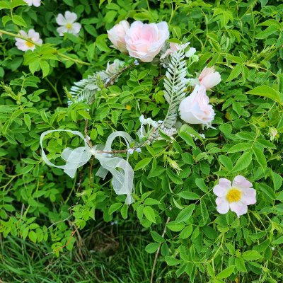 Blumenkranz - Gårda Sireli Flowerband (mehrfarbig)