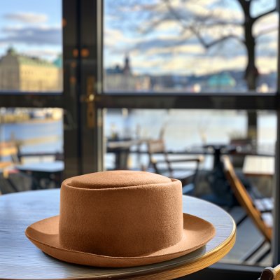 Hüte - Gårda Cairns Pork Pie (sand)