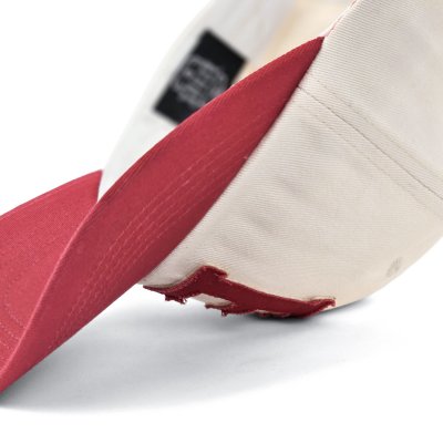 Kappe - Gårda Letter Cap 'E' (weiß/rot)