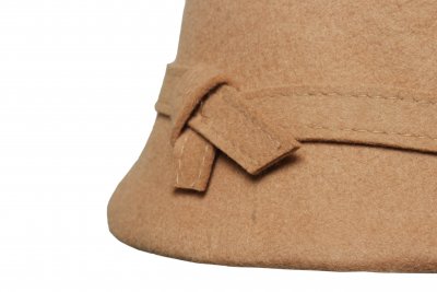 Hüte - Gårda Ofena Wool Cloche (camel)